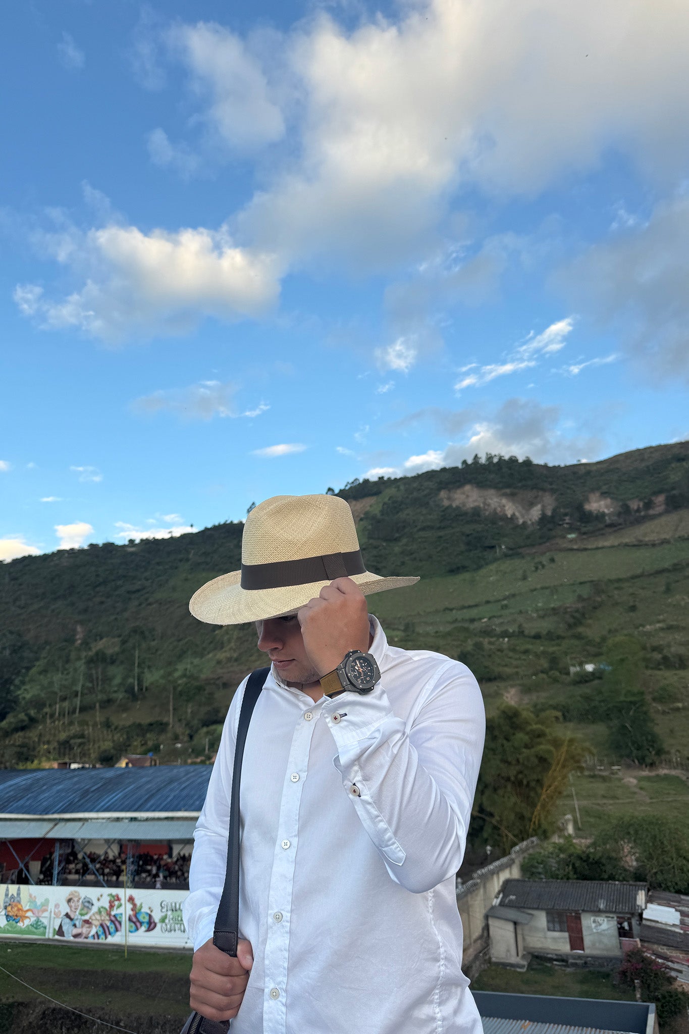Sombrero de paja toquilla tejido a mano tipo panama